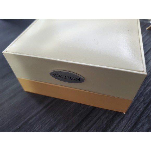 Pristine Rare Vintage WALTHAM President 80's Black Date just Retro Men's Watch - Picture 10 of 11